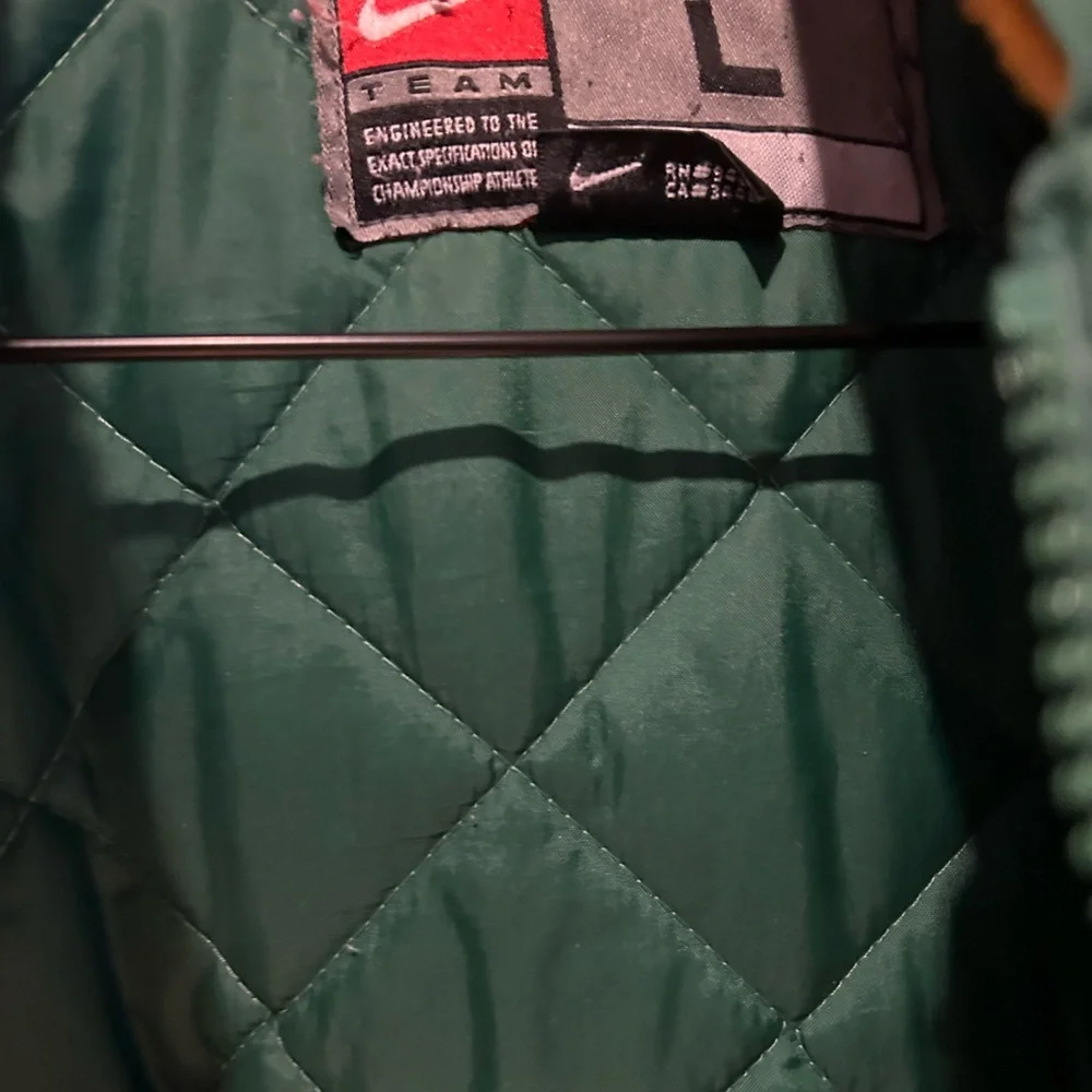 Nike Men's Green Bay Packers Vintage Puffer Jacket Full Zip Green Yellow Size L - Picture 10 of 11